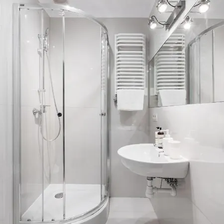 Apartament Spacious Apartment in Krakow Old Town