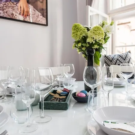 Spacious In Old Town Apartmán *