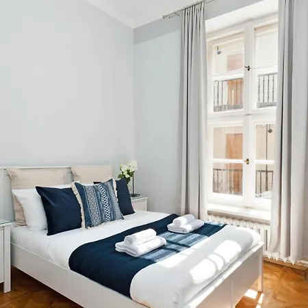 Spacious Apartment in Krakow Old Town *