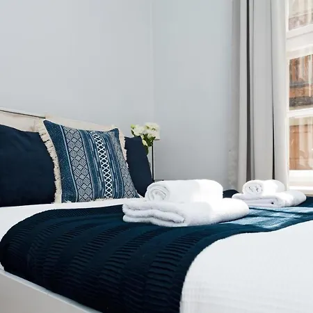 Spacious In Old Town *