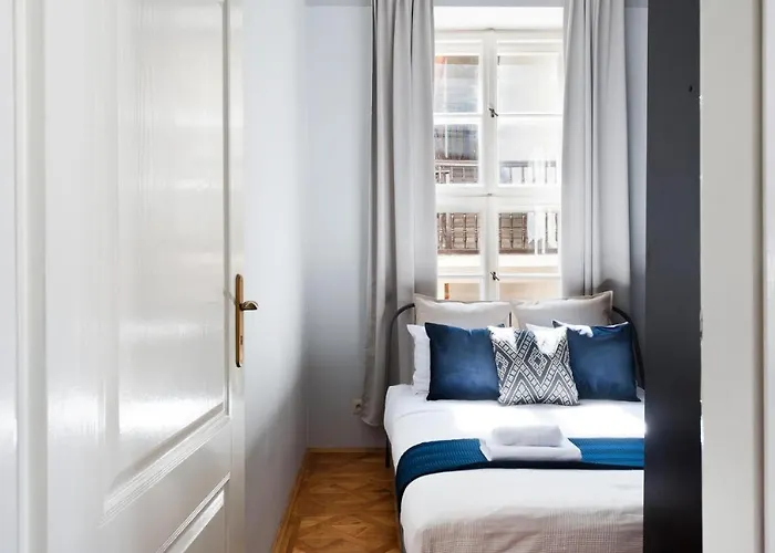 Spacious In Old Town Apartment Krakow